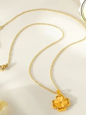 Affordable Fashion Finds Gold Four-Leaf Clover Pendant Necklace